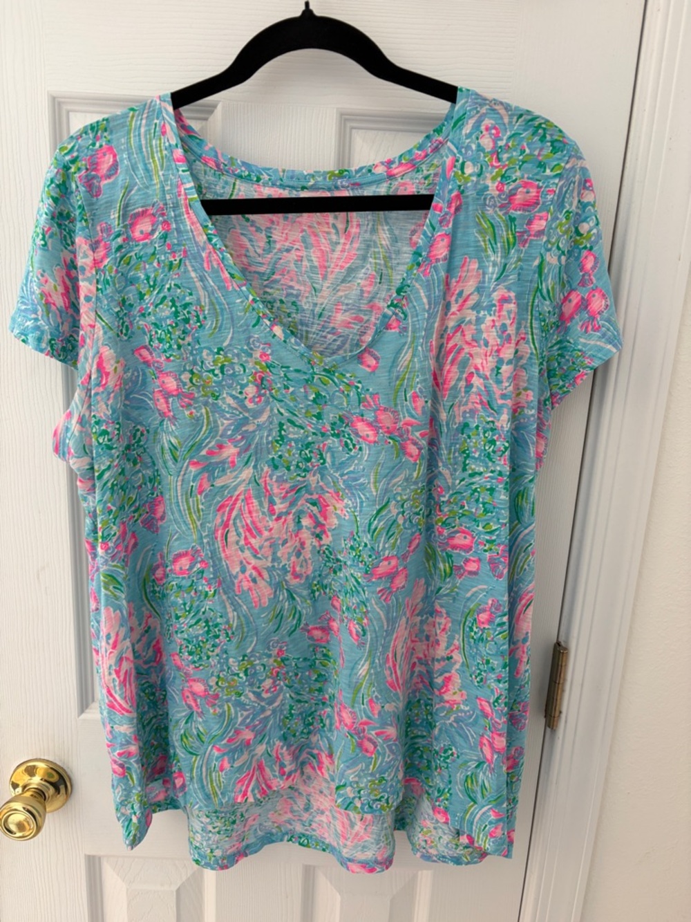 Lilly Pulitzer Etta Aqua V-Neck Tee with Pink Floral Print